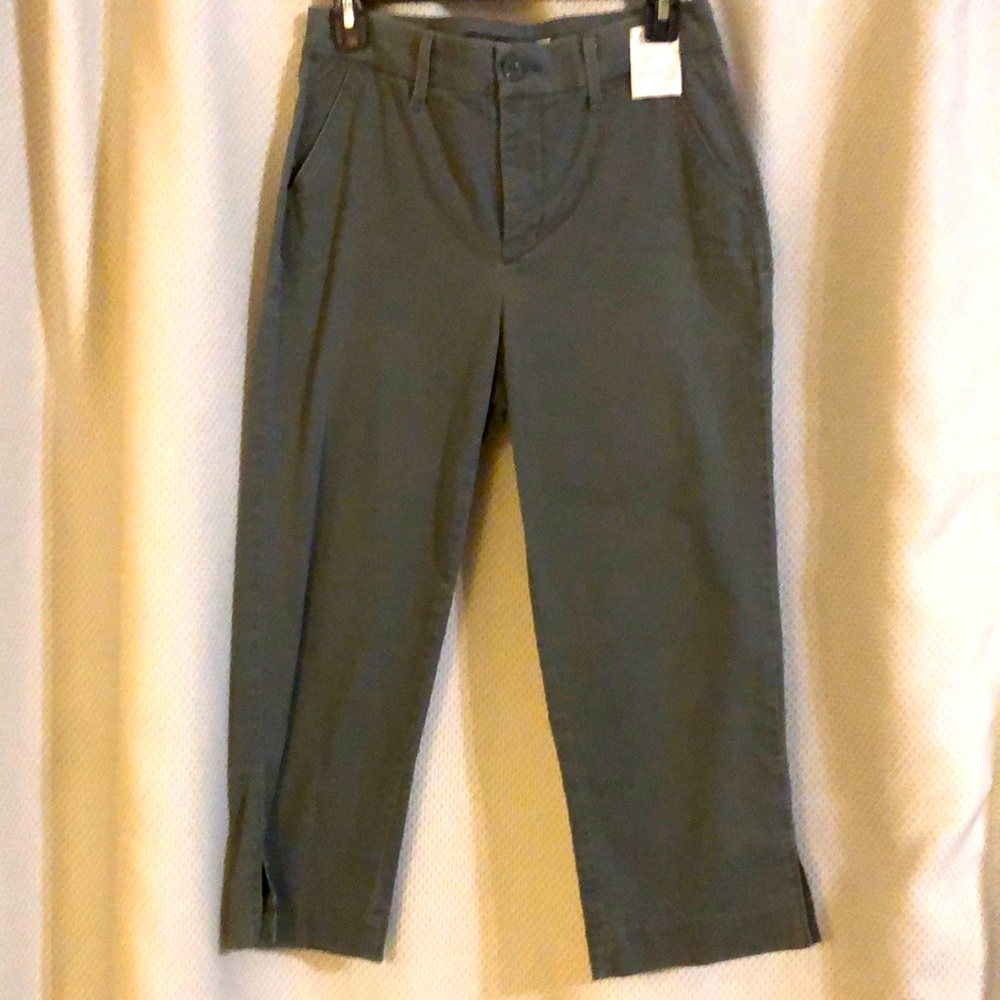 Not your daughters jeans chino capris. F02
